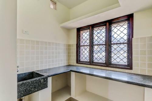 Apartamentos Oyo 2677 Hotel Royal Blue