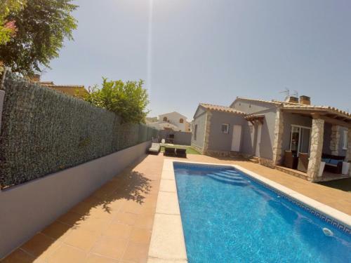 Casa En L Escala Con Piscina Y Wifi Free