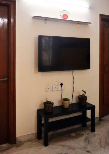 The Hood Coliving Space & Hostel