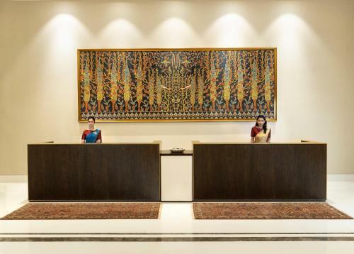 Hotel The Leela Bhartiya City Bengaluru