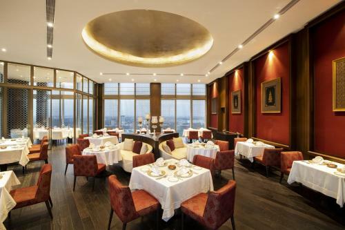Hotel The Leela Bhartiya City Bengaluru