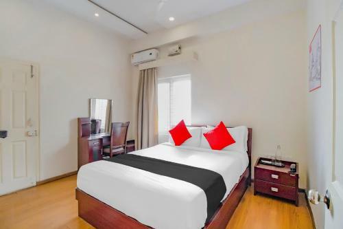 Capital O 77528 Smile Hotels