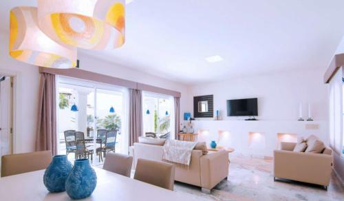 Royal Villa Alegria