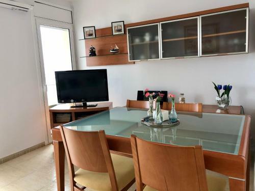 Apartamento Pineda Beach 1a L�nea de Mar & Parking