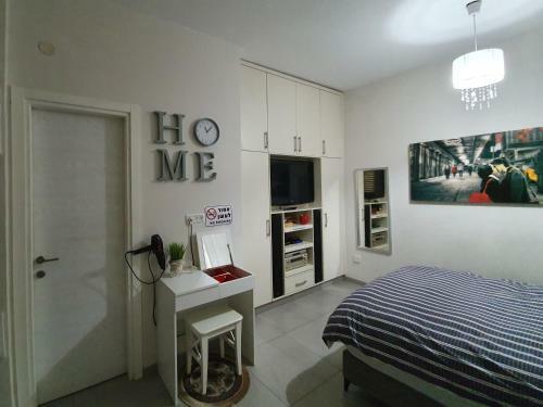 Hostal Studio By The River