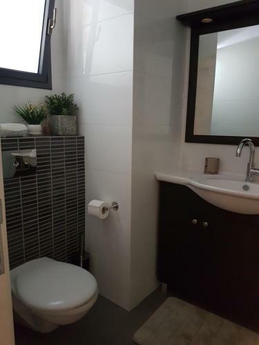 Hostal Studio By The River
