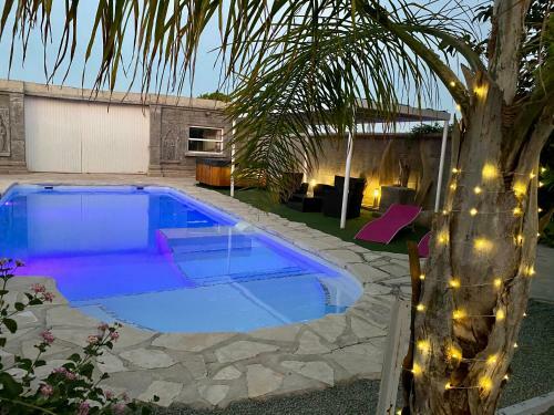 Villa Exclusiva Piscina Con Jacuzzi Y Jard�n Privado