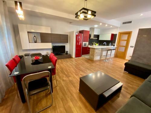 Villa Exclusiva Piscina Con Jacuzzi Y Jard�n Privado