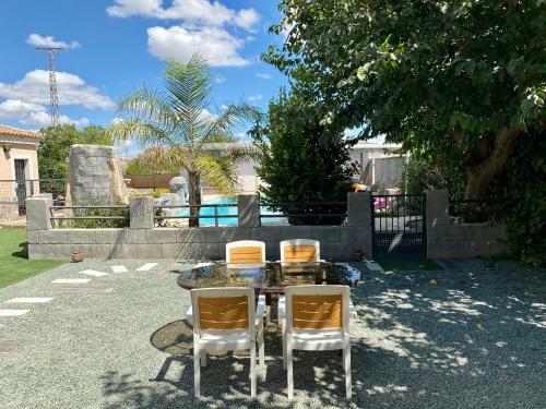Villa Exclusiva Piscina Con Jacuzzi Y Jard�n Privado