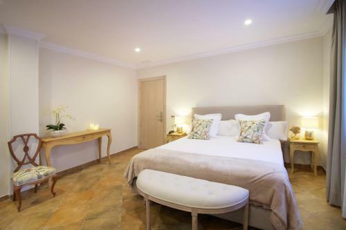 Hotel Pe�as Blancas