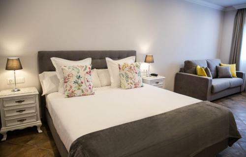 Hotel Pe�as Blancas