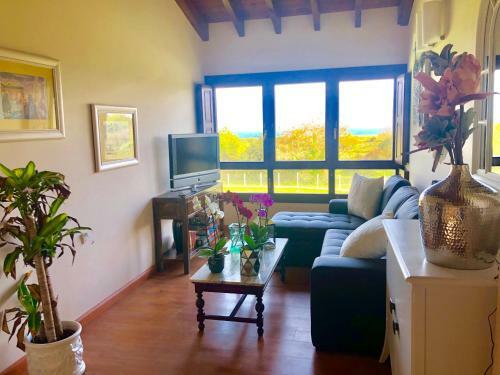 Casa Frente A Los Bufones de Pria