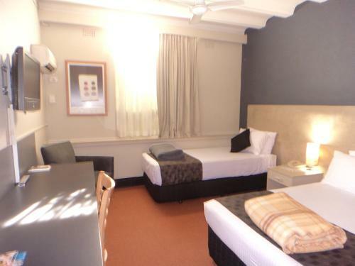 Motel Statesman Hotel