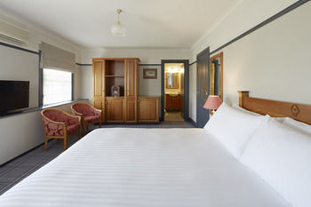 Hotel The Brassey Of Canberra