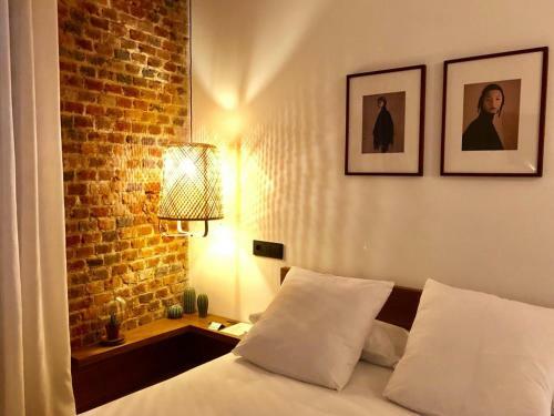Hostal 13 Suites