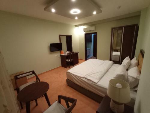 Golden Rose Hotel