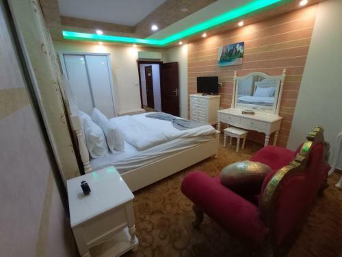 Golden Rose Hotel