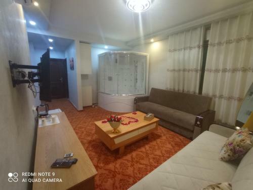Golden Rose Hotel
