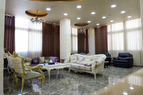 Golden Rose Hotel