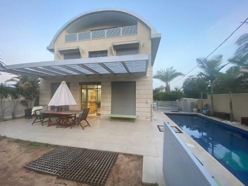 Prestige 5br Huge Villa + Amazing Pool