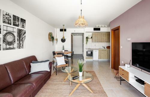 Water Front Blue Lguna Garden Apartment 2bd
