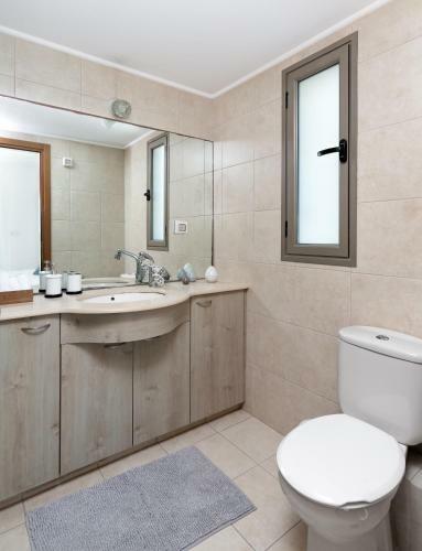 Water Front Blue Lguna Garden Apartment 2bd