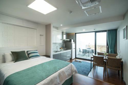 Hotel Jeju Aewol Poolvilla