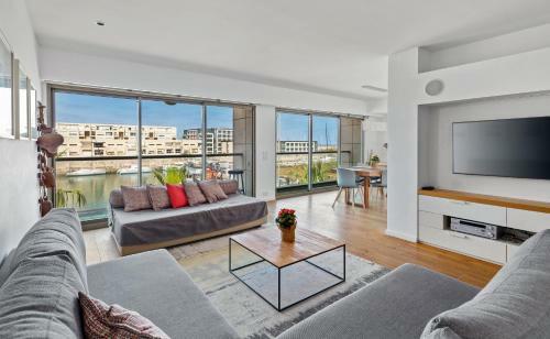 Apartamento The Green Garden Suite By The Beach