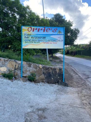 Orrie's Beach Bar And Hotel
