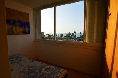 Kiryat Haim Beach Apartment By Domik