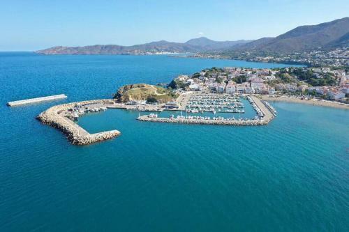 Apartamento Port de Llan�a , La Miranda