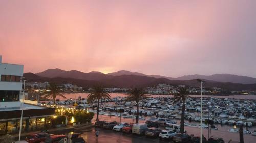 Apartamento Port de Llan�a , La Miranda