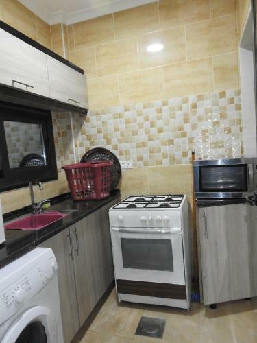 Amro Petra Apartment