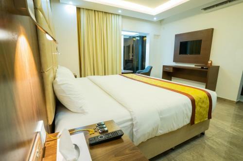 Grand Mirage Hotel
