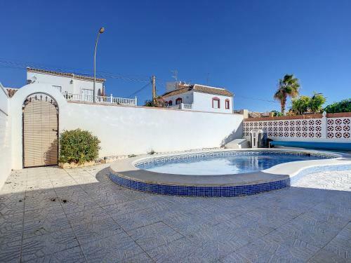 Bungalow With Private Pool - 5809