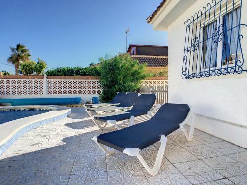 Bungalow With Private Pool - 5809