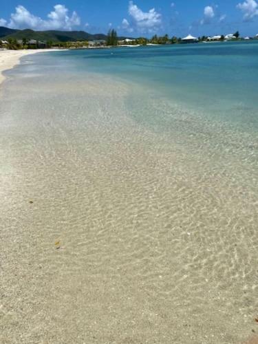 Waterfront Villa -5 Minute Walk To The North Beach!!
