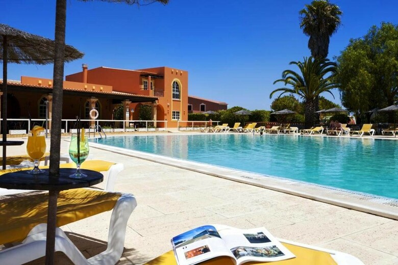 Hotel Colina Village