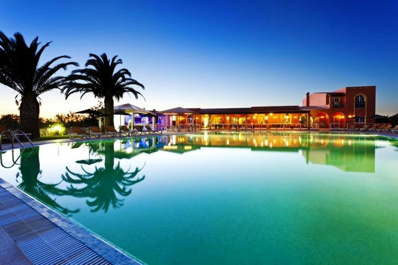 Hotel Colina Village