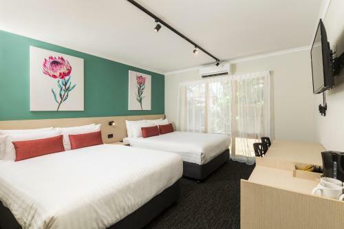 Balaclava Hotel