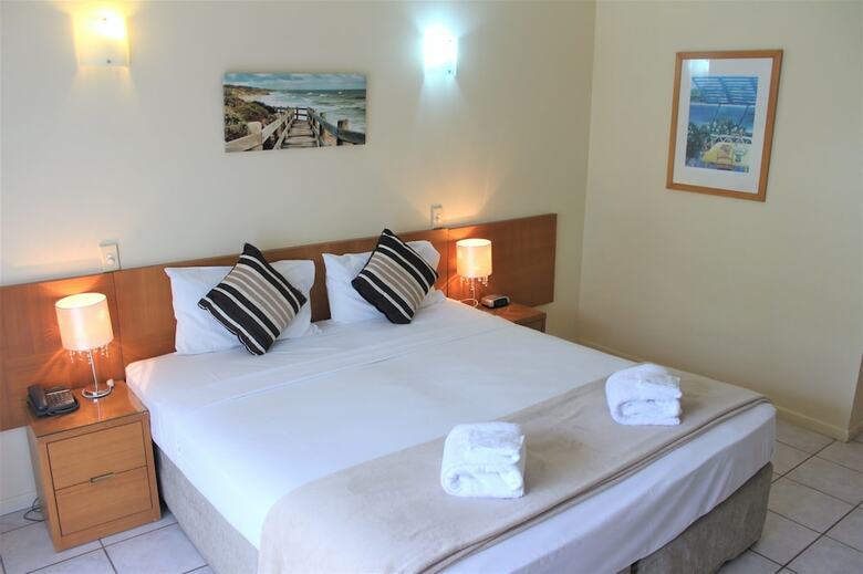 Hotel Crystal Garden Resort & Restaurant