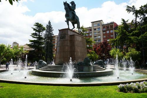 Apartamentos Reloj De Berger�n