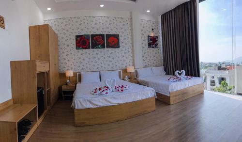 Hotel Kh�ch S?n Sky