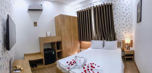 Hotel Kh�ch S?n Sky