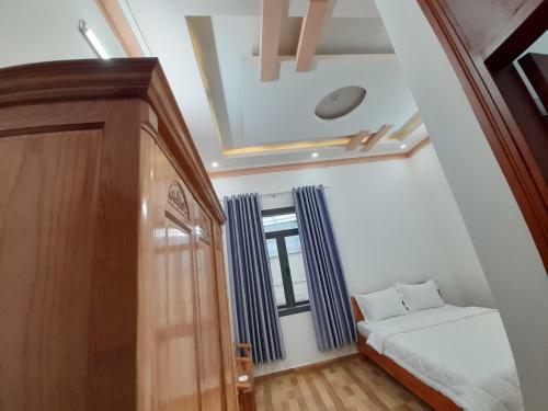 Hotel Kh�ch S?n Nguy�n Long