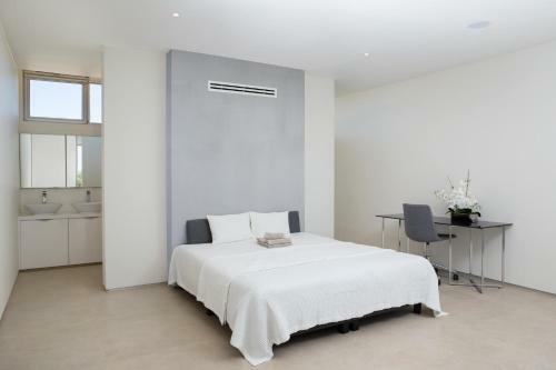 Villa Caraibas Modern Air-conditioned Vacation Home For Architectural Design Lovers