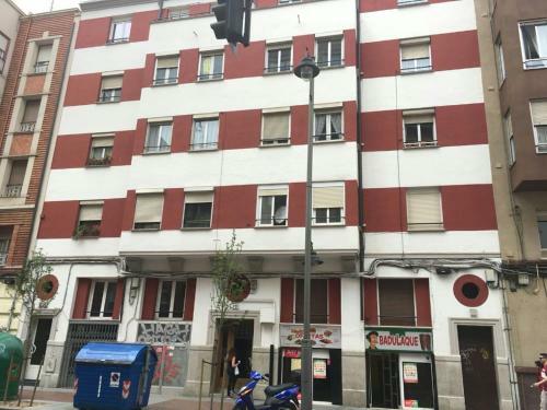 Centrico Apartament Al Lado de La Estacion D Tren