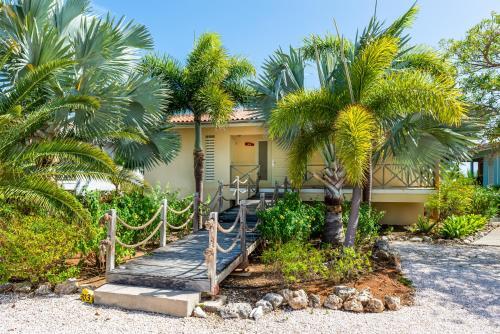 Hotel Bonaire Luxury Suites By Vrhost