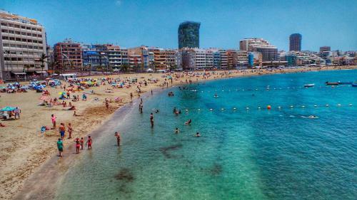 Apartamento Estudio Playa Canteras 2-4p Wifi 100mb