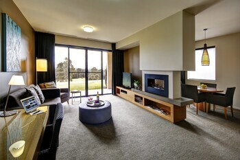 Hotel Chateau Elan At The Vintage Hunter Valley